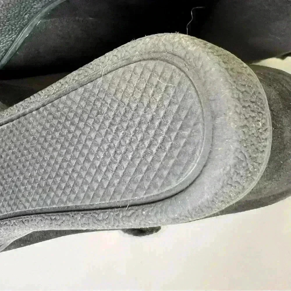 Unisa Missy Wedge Chelsea Boot slightly used, but in fabulous condition 7.5 - Picture 6 of 11